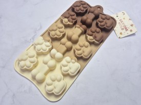 Molde silicona tricolor bombones huellitas y huesos